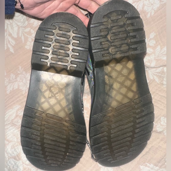 Dr. Martens 1460 Iridescent Reptile Leather Lace Up
Boots Silver Big Girls SZ 6 - Picture 2 of 8